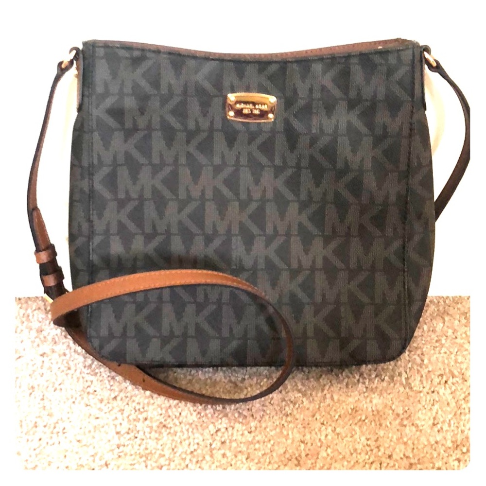 Michael Kors cross body bag - Never been used